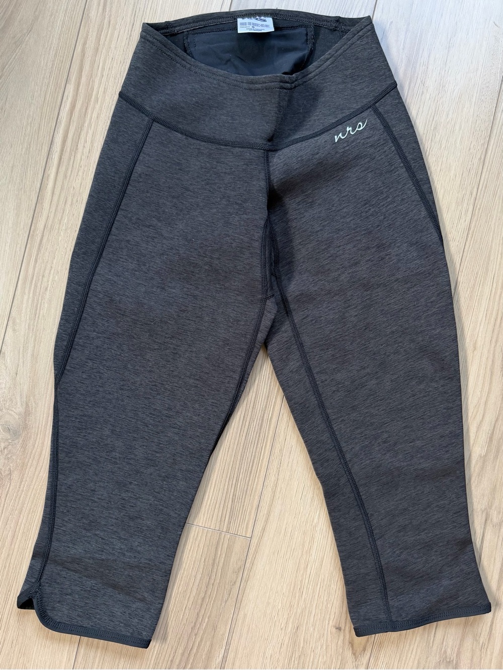 NRS Hydroskin Neoprene 0.5mm Charcoal/Black 20” inseam NWOT Sz S